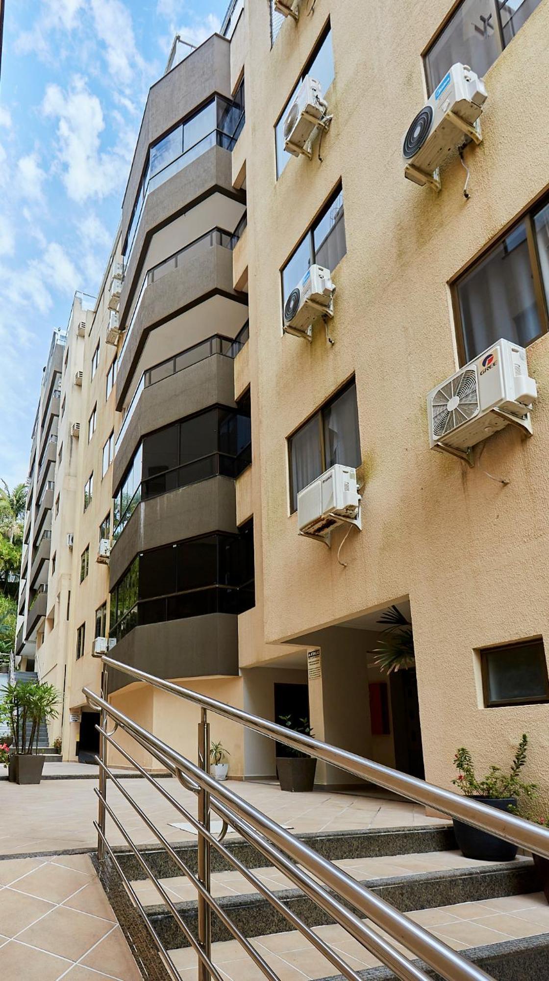 187 Apartamento 50M Da Praia. Bela Vista Ao Mar. Em Avenida Principal De Bombinhas. Exterior photo