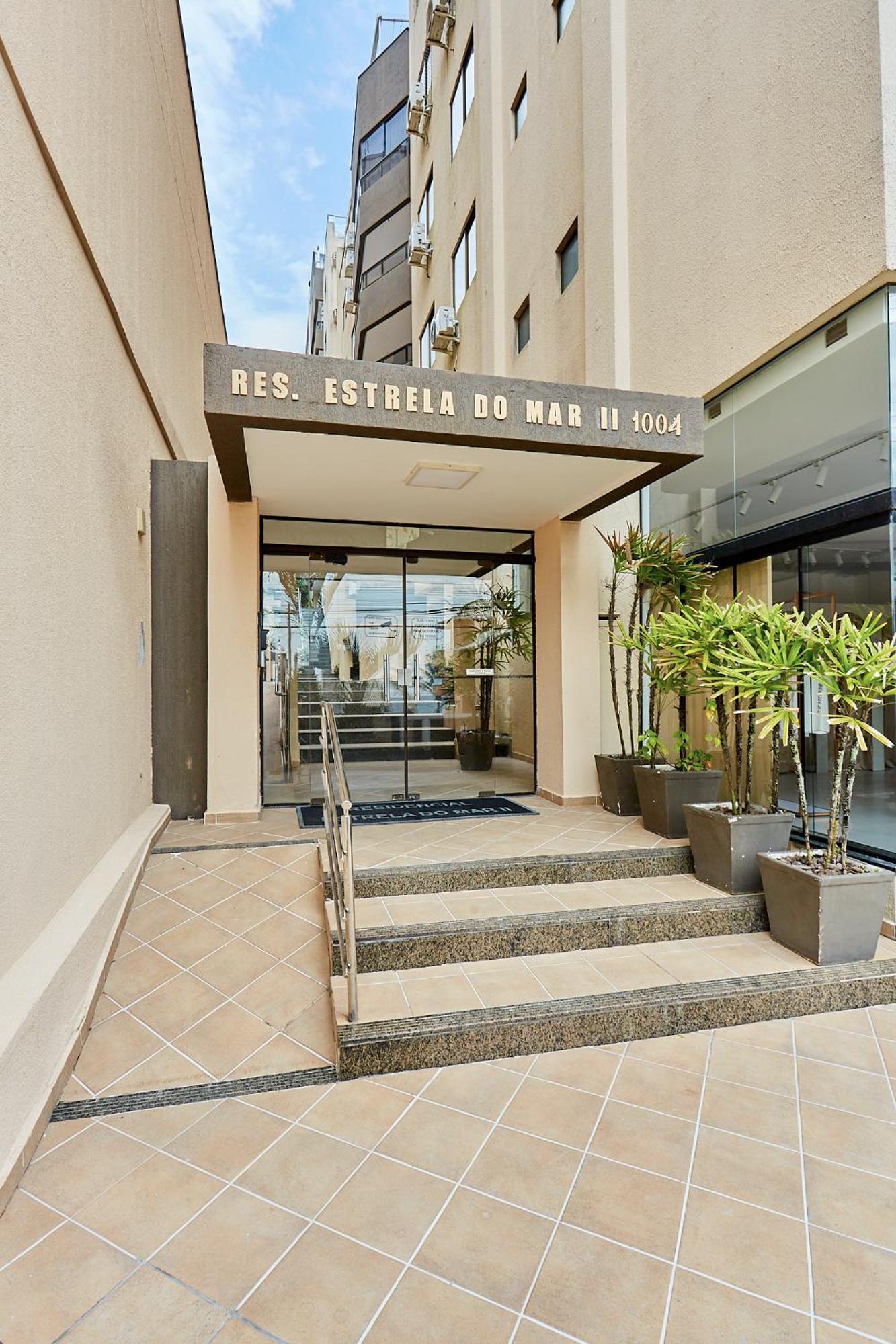 187 Apartamento 50M Da Praia. Bela Vista Ao Mar. Em Avenida Principal De Bombinhas. Exterior photo